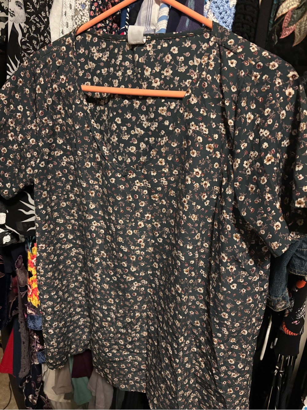 Floral Scoop Neck Blouse — green with Cream Flowers